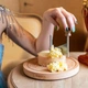 Дошка з лезом для нарізання сиру з ковпаком Boska Holland (850500) - зображення 6