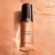 Rozświetlacz w płynie Armani Luminous Silk Acqua 04 Sunrise 04 12 ml (3614274169010) - obraz 3
