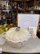 Каструля гарбуз Le Creuset чавунна Pumpkin Cocotte кремова - изображение 3