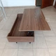 Столик журнальный 100×50×40,5 см с подъемной столешницей из ЛДСП, кофейный столик-трансформер с металлическими ножками и скрытым отделением для хранения для гостиной, спальни, кабинета и офиса Орех, YM-100-Walnut - изображение 15