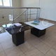 Комплект приставных журнальных столиков квадратные, кофейные столы со стеклянной столешницей и основой из ламинированной ДСП для гостиной, спальни, офиса, лаунж-зоны Белый/Черный мрамор, YM-178-White/Black - изображение 10