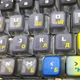 Жовті літери Міні наліпки на клавіатуру на прозорій плівці матові вирізані по контуру 4 мм жирний шрифт - изображение 2