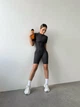 Спортивный женский полукомбинезон Zip Premium с акцентными силуэтными швами и коротким рукавом низ - велосипедки Открытая спина Без пуш-ап L Графит (Zip109GrayL) - изображение 9
