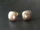 Женские сережки "Квадратики" 1.2см jewelry Бежевого цвета - изображение 5