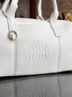 Элегантная женская кожаная сумка MiuMiu белая (97024) - изображение 3