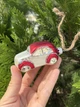 Стеклянная елочная игрушка «Красная машинка» – праздничное новогоднее украшение - изображение 1