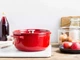 Каструля чавунна з кришкою KitchenAid 26 см 5,2 л червона (CC006060-001) - зображення 5