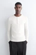 Лонгслів чоловічий COS slim ribbed cotton long-sleeved henley t-shirt 1333150001 S Молочний - изображение 1