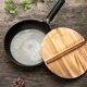 Глубокая сковорода OLOFE Zhangqiu, плоское дно, из черного чугуна, без покрытия, с антипригарным покрытием, подходит для блинов, жареного мяса, стейков, завтраков, яичницы, 28 см. - изображение 6
