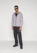 Куртка водонепроникна чоловіча The North Face Mountain Athletics Hooded Jacket сіра М - изображение 2