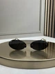 Очки солнцезащитные Gucci GG1922 золотые безободковые, овальные, темная линза, жемчуг, логотип GG, женские - изображение 2