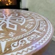 Журнальный стол ручной работы с ясеня и гравировкой, круглый Scandi Light 585 мм - изображение 6