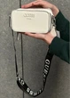 Женская прямоугольная сумка Guess 23705 кросс-боди белая - изображение 5
