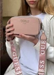 Женская прямоугольная сумка Guess 23705 кросс-боди розовая - изображение 6