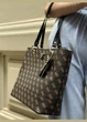 Женская сумка Guess шопер коричневая - изображение 7