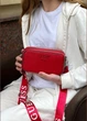 Женская прямоугольная сумка Guess 23705 кросс-боди красная - изображение 4