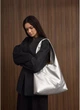 Жіноча сумка Sambag HOBO M срібна з екокожі велика hobo-формат 35×40×8 см 51920 - зображення 13