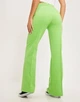 Штани з високою посадкою з декоративними стрілками спереду та легким кльошем від коліна салатового кольору Only розмір S - зображення 3