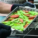 Термостійкі рукавички з кевлару 800 Degrees до 800°C, силіконове покриття, для гриля, BBQ, духовки та каміна, 2 шт. - зображення 3