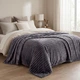 Плед шарпей Home Textiles Grey 200х230 см покривало з мікрофібри на ліжко диван сіре - зображення 2