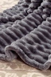 Плед шарпей Home Textiles Grey 200х230 см покривало з мікрофібри на ліжко диван сіре - зображення 5