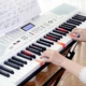Meirkergr MK-2100 White Smart Version + Stand, интеллектуальная 61-клавишная клавиатура с подсветкой, многофункциональная электронная клавиатура, возможность подключения микрофона, наушников, USB-накопителя, мобильного телефона, планшет с подставкой. - изображение 4