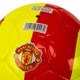 Мяч футбольный №5 ламинированный сшит вручную BALLONSTAR MANCHESTER UNITED CRYSTAL FB-7958 Жёлтый‑красный - изображение 4