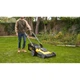 Газонокосилка аккумуляторная STANLEY FatMax V20 бесщеточная самоходная 51 см 2 АКБ 4 А·ч до 1000 м² (SFMCMWS251M-QW) - изображение 6
