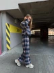 Костюм женский прогулочный в клетку синего цвета 39123 42/48 - изображение 5