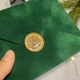 Конверт оксамитовий без підкладки 15 х 11 см з печаткою та клейкою застібкою зелений - зображення 2