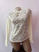 Ажурна кофтинка з довгим розкльошеним рукавом Honey Fashion Accessories XS/S молочний (10-146) - зображення 3