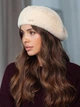 Женский берет Alpaca из экомеха бежевый - изображение 2