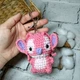 Брелок Стич игрушка вязаная ручной работы Hand Made амигуруми 8х8 см Розовый 216-1 - изображение 2
