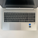 Ноутбук HP ProBook 450 G9 / 15.6" (1920x1080) IPS / Intel Core i5-1235U (10 (12) ядер по 3.3 - 4.4 GHz) / 16 GB DDR4 / 256 GB SSD / Intel Iris Xe Graphics / WebCam / TouchID б/у + Подарок Беспроводная мышь / USB - изображение 3