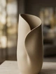 Скульптурна інтер'єрна ваза "Folded Petal" 11 x11 x 26 см - зображення 2
