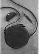 Женская кожаная сумка кросс-боди из натуральной кожи Crazy Horse круглая на молнии через плечо черная 67498 - изображение 3