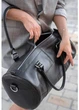 Чоловіча шкіряна дорожня сумка Harper (barrel bag) з натуральної шкіри Krast з ременем чорна 59746 - зображення 7