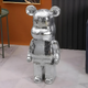 Фигурка Bearbrick серебряного цвета на подставке SUPREME 155 см. Дизайнерская игрушка Беарбрик. Фигурка Be@rbrick - изображение 4