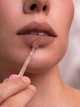 Бархатистая матовая помада ZOLA Velour Lip Souffle 04 Nude Haze 4,2 мл - изображение 4
