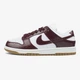 Жіночі кросівки Nike Dunk Low Burgundy Croc 39 - зображення 1