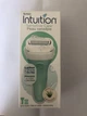 Жіноча бритва 2-в-1 з вбудованим гелем для гоління Schick Intuition Sensitive Care Organic Aloe упаковка бритва + 2 насадки - зображення 4