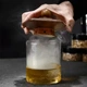 Набір для копчення напоїв «Bartending»: кришка-коптильня для віскі, кави, коктейлів (в комплекті: запальничка + 5 видів натуральної деревної щепи, дерв'яна подарункова упаковка) - изображение 14