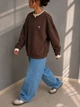 Свитшот женский Matinee&Fancy 877-52 oversize с двойным воротником и вышивкой one size коричневый - изображение 7