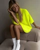 Жіноча однотонна футболка oversize / Неон one-size / BASED 0126800 - зображення 2