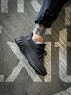Кроссовки мужские и женские Adi Yeezy Boost 350 black / Ади Изи буст 350 черные рефлективные шнурки 45 - изображение 3