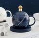 Подарочная керамическая чашка с крышкой ложкой и подставкой - подогревом Tomas SPACE ТМС-М620 dark blue - изображение 3