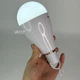 Лампочка з акумулятором аварійна E27 світлодіодна 20Вт New Emergency Lamp, автономна енергозберігаюча акумуляторна LED-лампочка при відключенні світла для дому, квартири, офісу, дачі, холодне біле світло, NEL-27 - зображення 6
