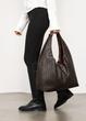 Большая повседневная женская плетеная сумка-шопер Sambag HOBO WEAVE L коричневая - изображение 4