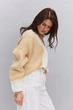 Вязаный женский кардиган oversize молочный с желтым узором «елочка» Arjen 102287, размер универсальный, код цвета 111834 - изображение 4
