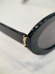 Женские черные солнцезащитные очки Saint Laurent SL M136/F овальная оправа 53-22-145 - изображение 5
